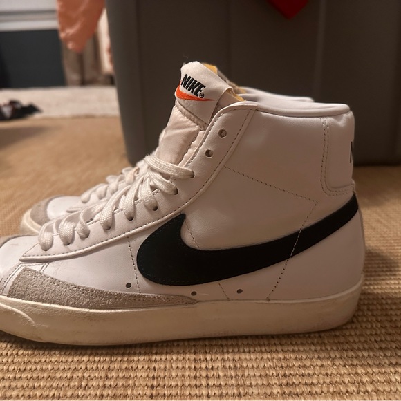 Women’s Nike Blazer Mid ‘77s - Picture 7 of 13
